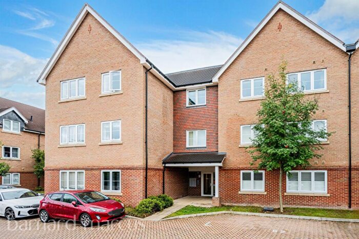 2 Bedroom Apartment For Sale In Ceres Crescent, Epsom, KT17