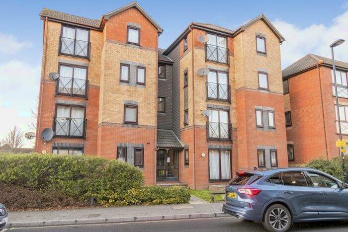 1 Bedroom Flat To Rent In Park Street, Southampton, SO16