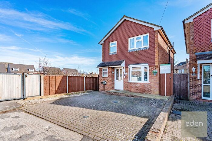 3 Bedroom Detached House For Sale In Brookfield Avenue, Larkfield, ME20