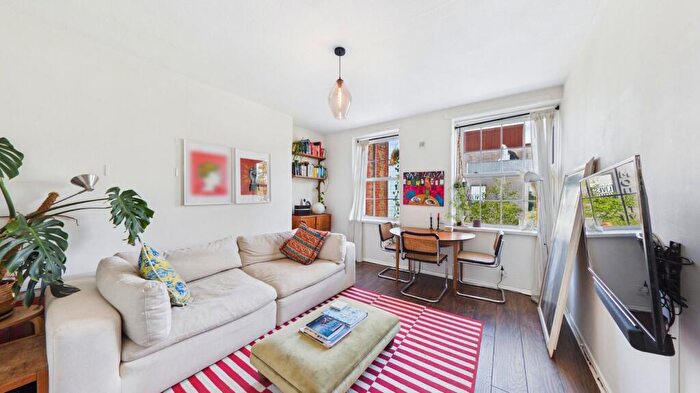 2 Bedroom Flat For Sale In Peckham Hill Street, Peckham, London, SE15