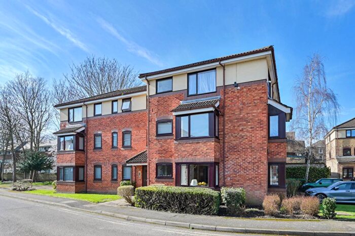 2 Bedroom Flat To Rent In Chaseley Drive, Chiswick, London, W4