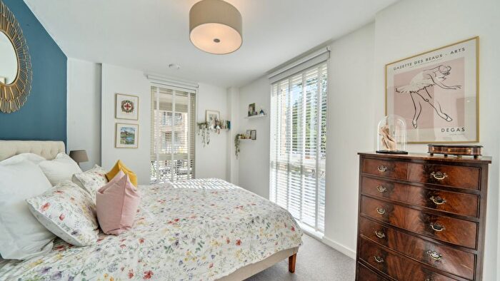 1 Bedroom Flat For Sale In Peart House, NW7