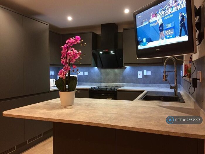 6 Bedroom End Of Terrace House To Rent In Dudley Road, Cambridge, CB5