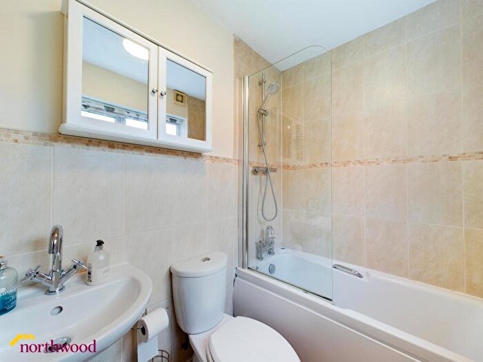 2 Bedroom Semi-Detached House For Sale In Broughton Road, Banbury, OX16