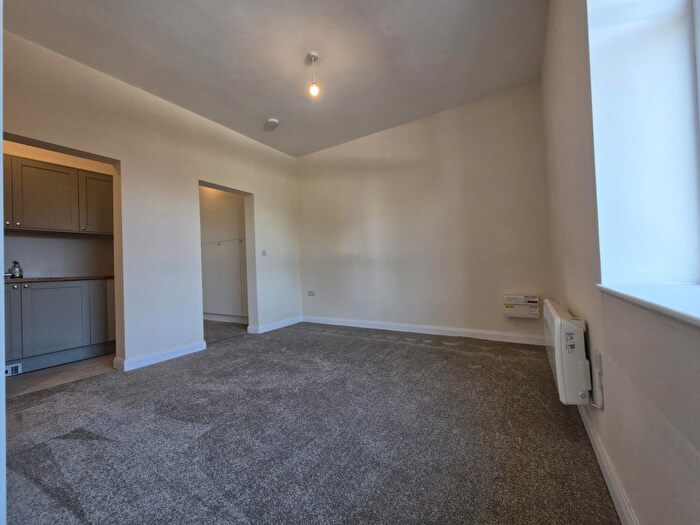 1 Bedroom Flat To Rent In Hollins Road, Hollins, Oldham, OL8