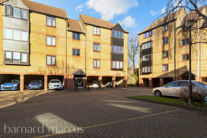 1 Bedroom Flat To Rent In Greyhound Road, Sutton, SM1