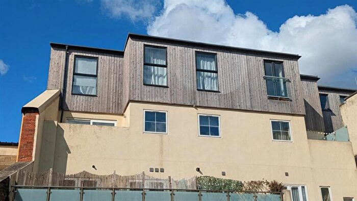 2 Bedroom Apartment For Sale In High Street, Yeovil, BA20