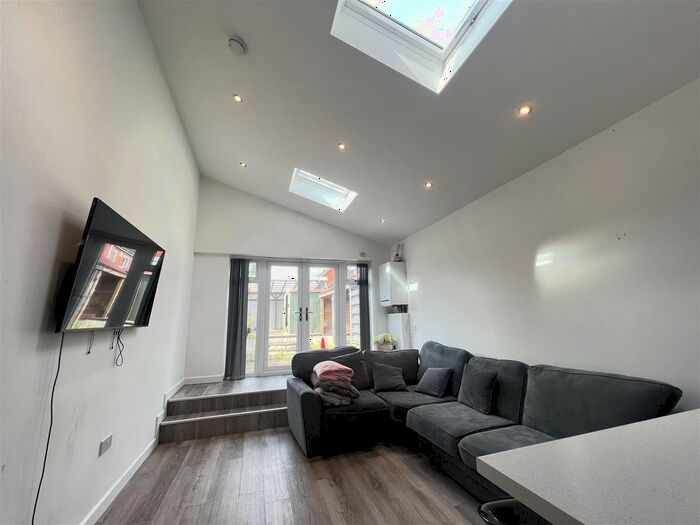 5 Bedroom End Of Terrace House To Rent In Humber Avenue, Coventry, CV1