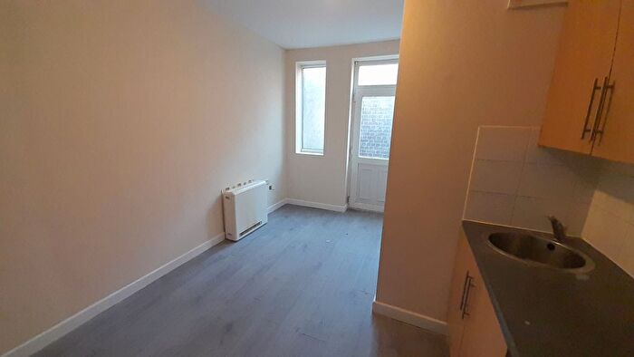1 Bedroom Flat To Rent In Oak Crest, Bawtry Road, Doncaster, DN4