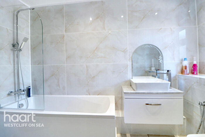 4 Bedroom Terraced House For Sale In Whistler Rise, Southend-On-Sea, SS3