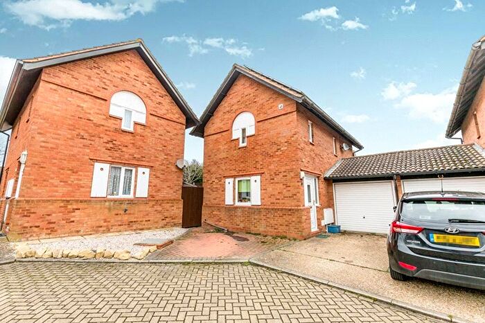 3 Bedroom Detached House To Rent In Rushton Court, Great Holm, Milton Keynes, MK8