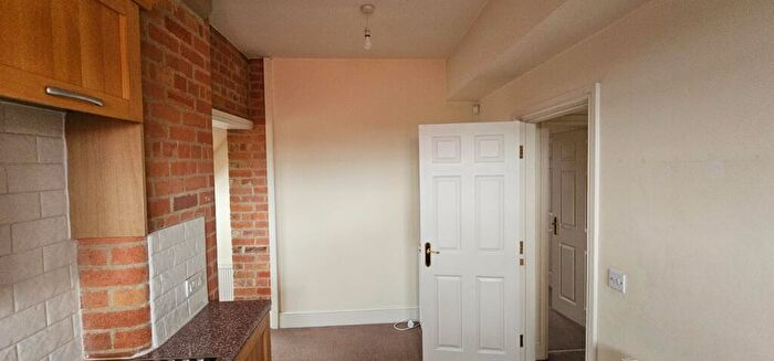 3 Bedroom Flat For Sale In Flat, Sandpiper House, Marhill Road, Nottingham, Nottinghamshire, NG4