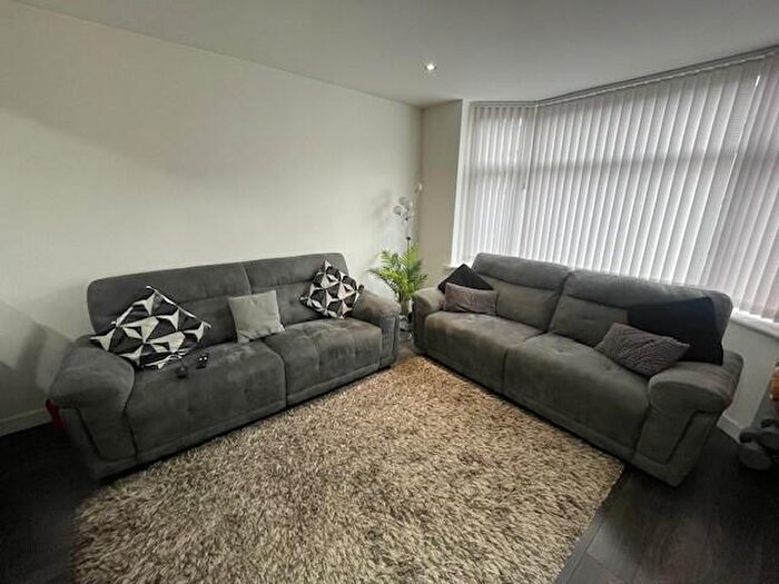 3 Bedroom House To Rent In Rollason Close, CV6