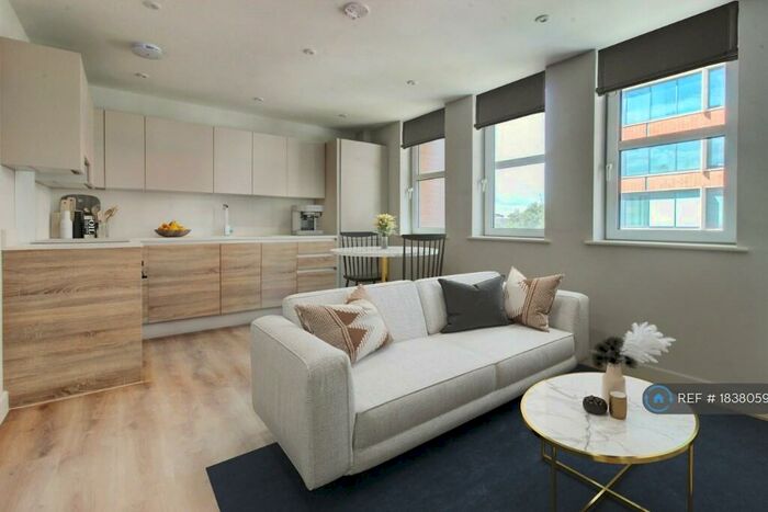 2 Bedroom Flat To Rent In Richmond Hill, Bournemouth, BH2