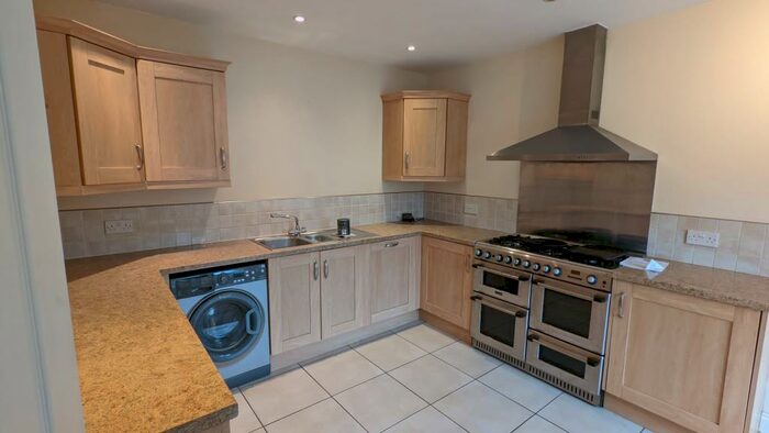 4 Bedroom House To Rent In New Cross Road, Stamford, PE9
