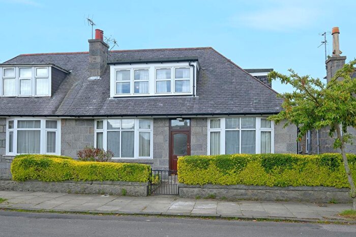 3 Bedroom Semi-Detached House To Rent In Annfield Terrace, Aberdeen, AB10