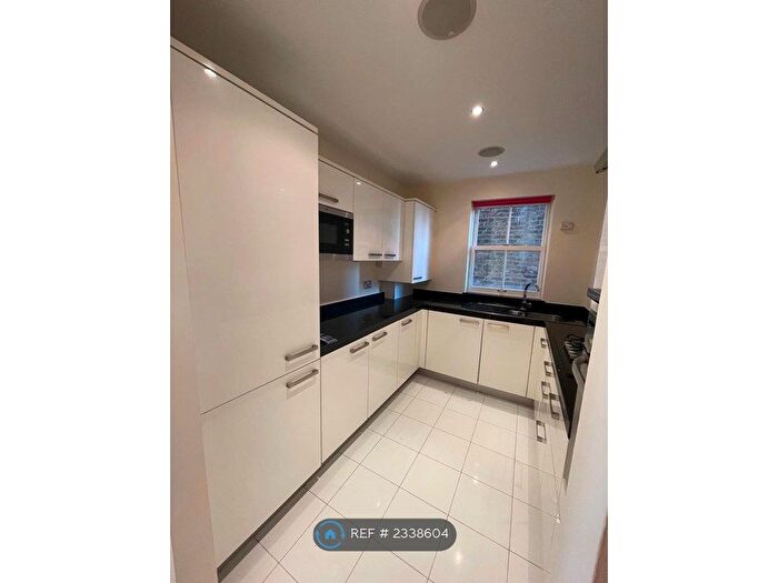 2 Bedroom Flat To Rent In Bloomsbury Mansions, Bromley, BR1