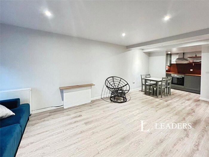 1 Bedroom Flat To Rent In Verney Close, Buckingham, Buckinghamshire, MK18