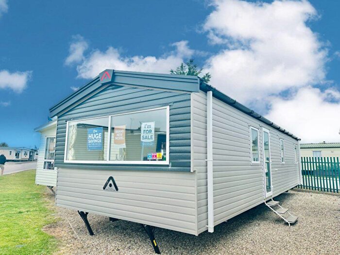 3 Bedroom Park Home For Sale In St Osyth Beach And Martello Beach, CO16