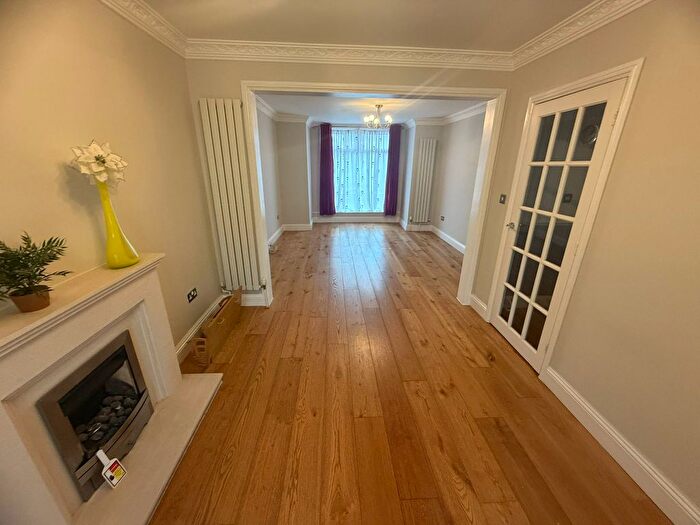 4 Bedroom Terraced House To Rent In Green Street, Enfield, EN3