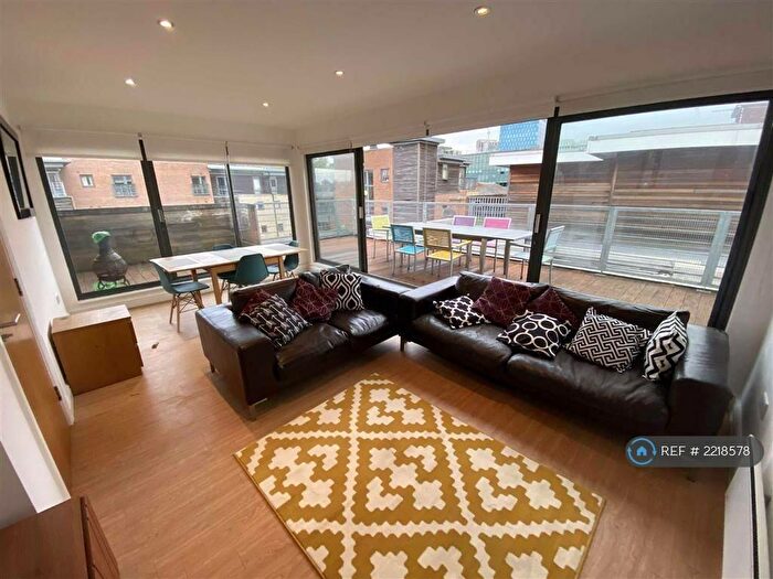 2 Bedroom Penthouse To Rent In Barton Street, Manchester, M3