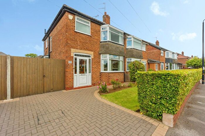3 Bedroom Semi Detached House For Sale In Fulmar Drive, Sale, Greater Manchester, M33