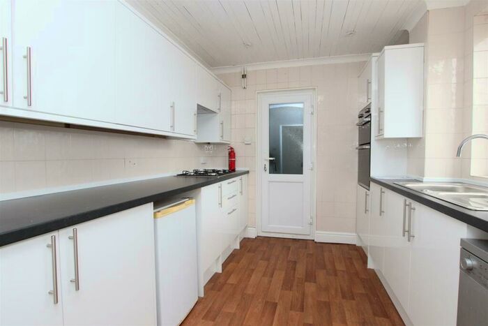 3 Bedroom House To Rent In Eastfield Avenue, Bath, BA1