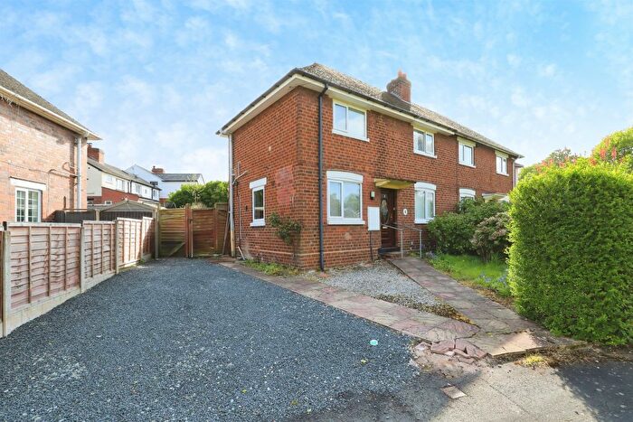 3 Bedroom Semi Detached House For Sale In The Serpentine, Kidderminster, DY11