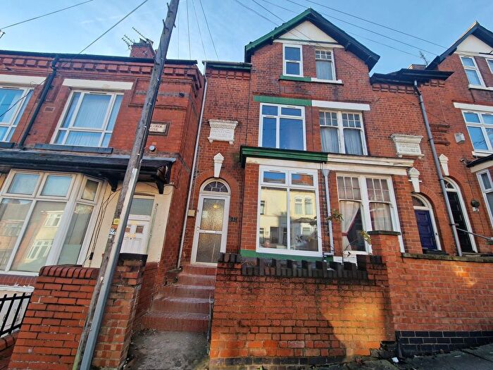 4 Bedroom Terraced House To Rent In Wood Hill, Leicester, LE5