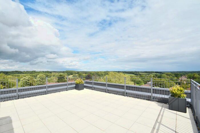1 Bedroom Apartment To Rent In - Oak End Way, - Oak End Way, Gerrards Cross, SL9