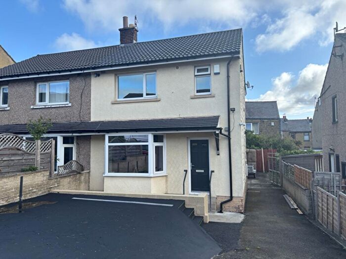 3 Bedroom Semi-Detached House For Sale In Eaton Street, Keighley, Bradford, BD21