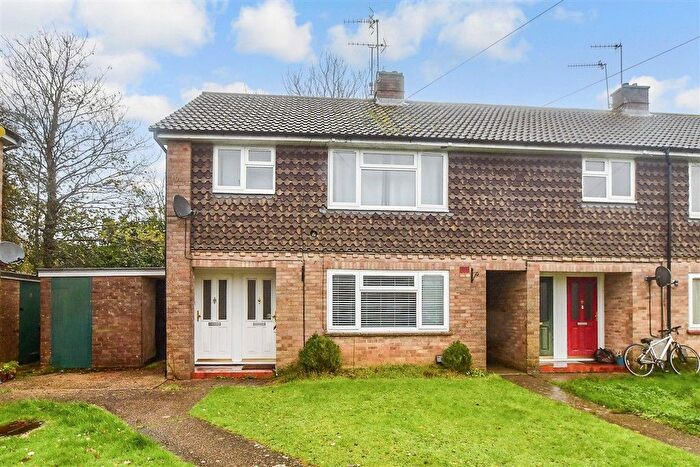 1 Bedroom Flat For Sale In Queensway, Cranleigh, Surrey, GU6