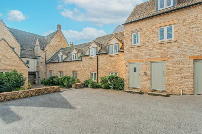 2 Bedroom Apartment For Sale In Tetbury Town Centre, GL8