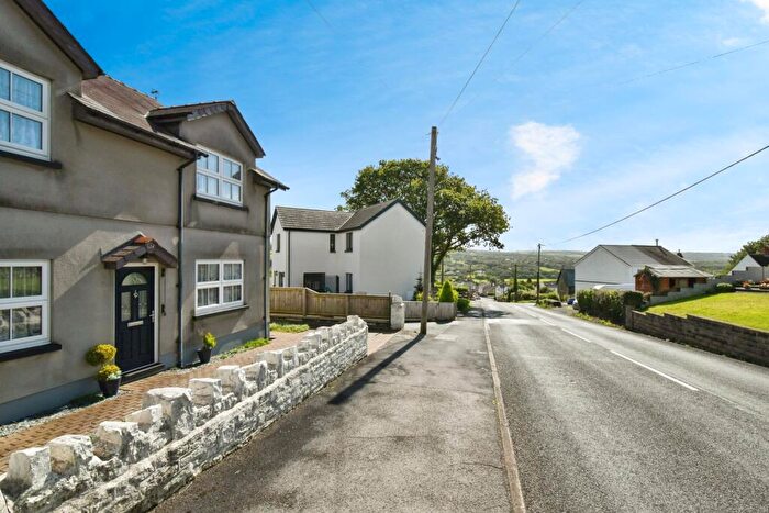 4 Bedroom Detached House For Sale In Heol Y Meinciau, Pontyates, Llanelli, Carmarthenshire, SA15