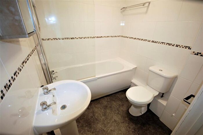 6 Bedroom Apartment To Rent In Station House, Old Warwick Road, Leamington Spa, CV31