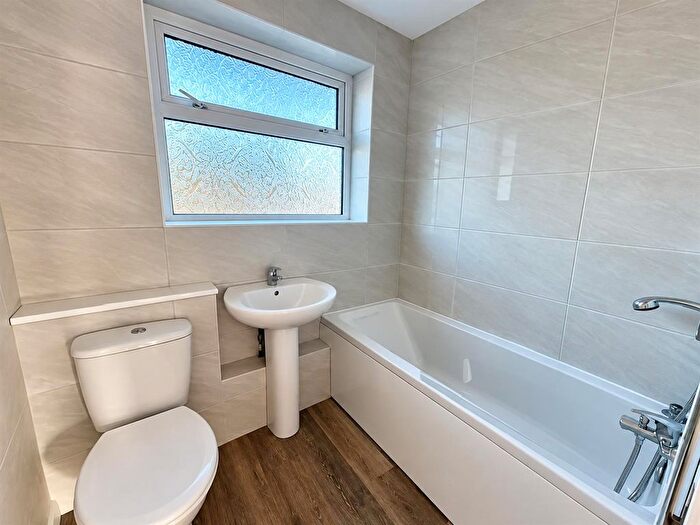 2 Bedroom Maisonette To Rent In Wharf Road, Frimley Green, GU16