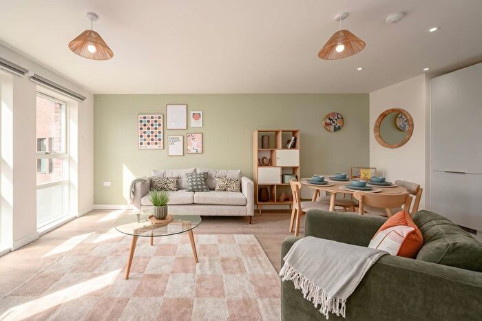 3 Bedroom Flat To Rent In Steads Place, Flat A, Edinburgh, EH6