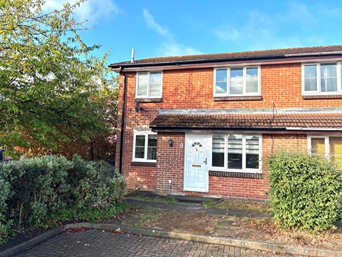 1 Bedroom End Terrace House For Sale In Derwent Road, Egham, Surrey, TW20