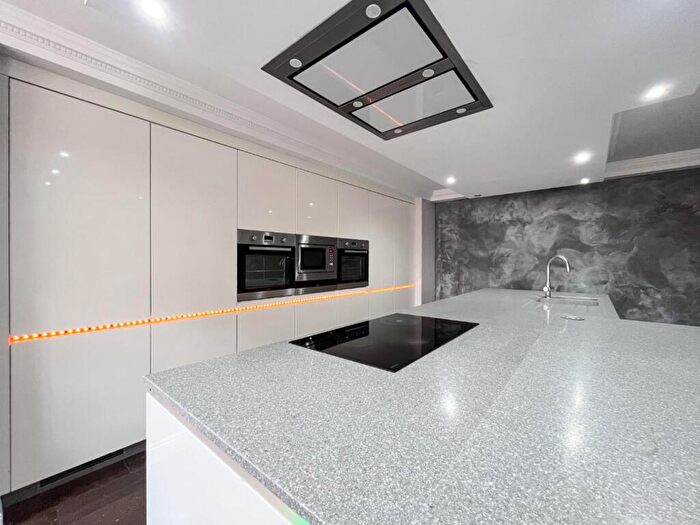 2 Bedroom Flat To Rent In Britannia Street, Leeds, LS1