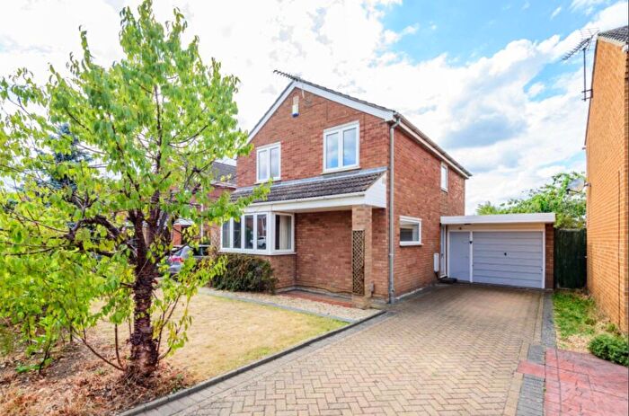 4 Bedroom Detached House For Sale In Kingfisher Court, Twyford, Reading, Berkshire, RG10