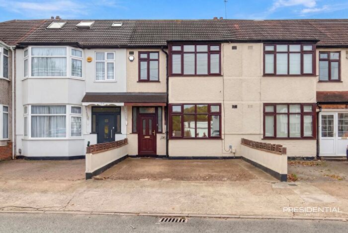 3 Bedroom Terraced House For Sale In Belgrave Avenue, Gidea Park, RM2