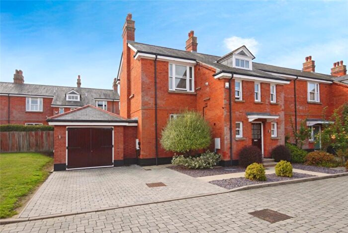 3 Bedroom Semi Detached House For Sale In Chelsea Way, Brentwood, Essex, CM14