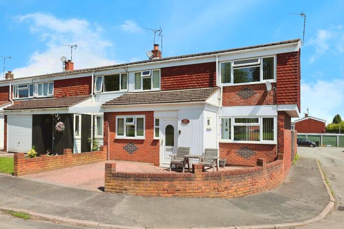 3 Bedroom End Of Terrace House For Sale In Leicester Crescent, Atherstone, Warwickshire, CV9