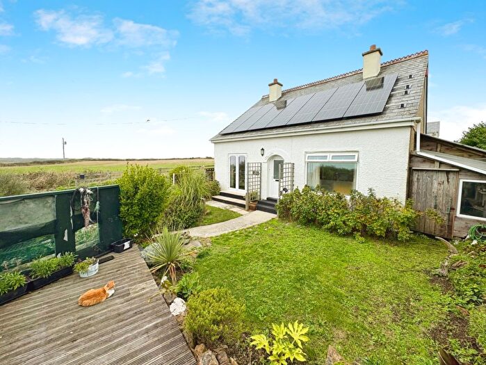 3 Bedroom Detached Bungalow For Sale In Versatile Bungalow In Coastal Setting, The Lizard, TR12