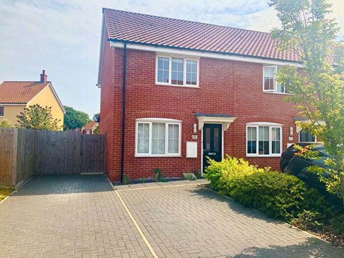 2 Bedroom End Of Terrace House To Rent In Glover Close, Clacton-on-sea, CO16