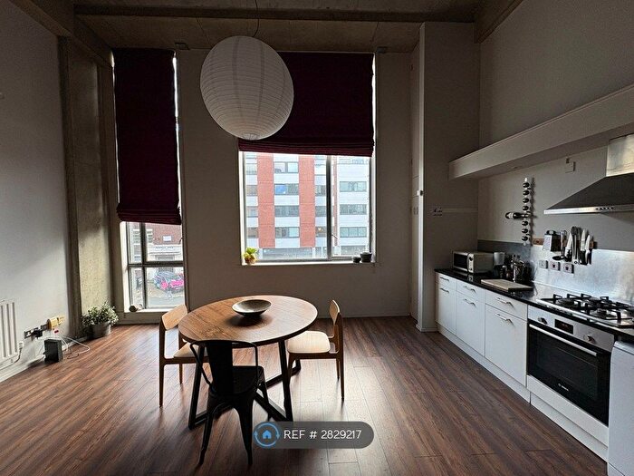 2 Bedroom Maisonette To Rent In Kings Wharf, London, E8