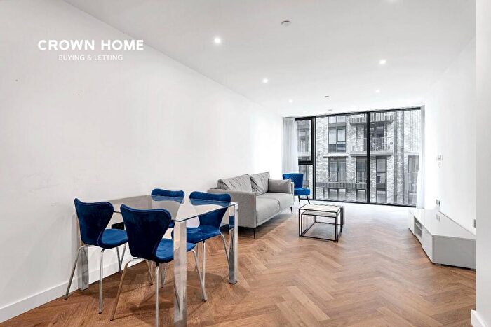 2 Bedroom Apartment To Rent In Merino Gardens, London Dock, Wapping, E1W