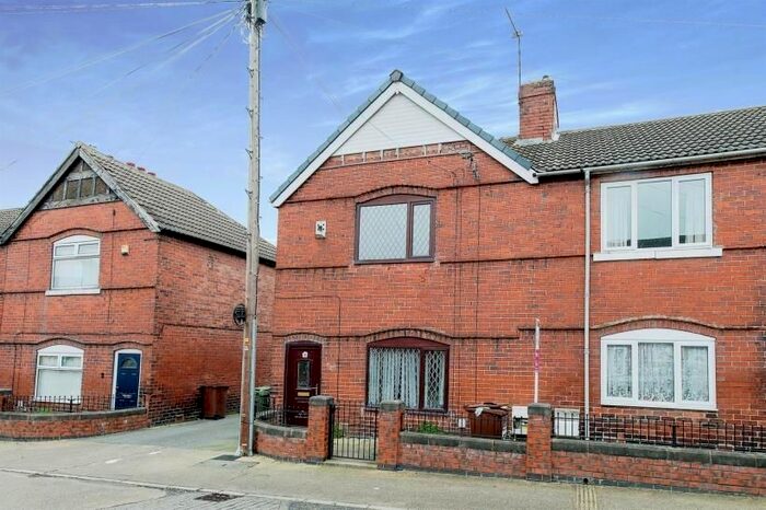 3 Bedroom End Of Terrace House To Rent In Harrow Street, South Elmsall, Pontefract, WF9