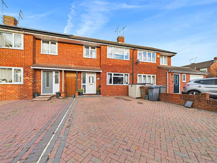 3 Bedroom Terraced House For Sale In Rose Glen, Chelmsford, CM2
