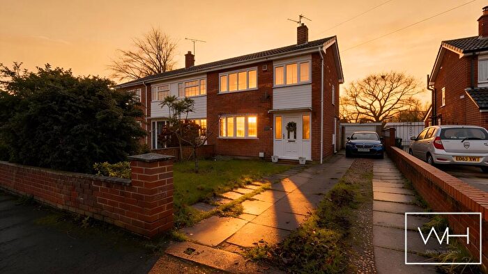 3 Bedroom Semi-Detached House For Sale In Thornham Close, Armthorpe, Doncaster, DN3